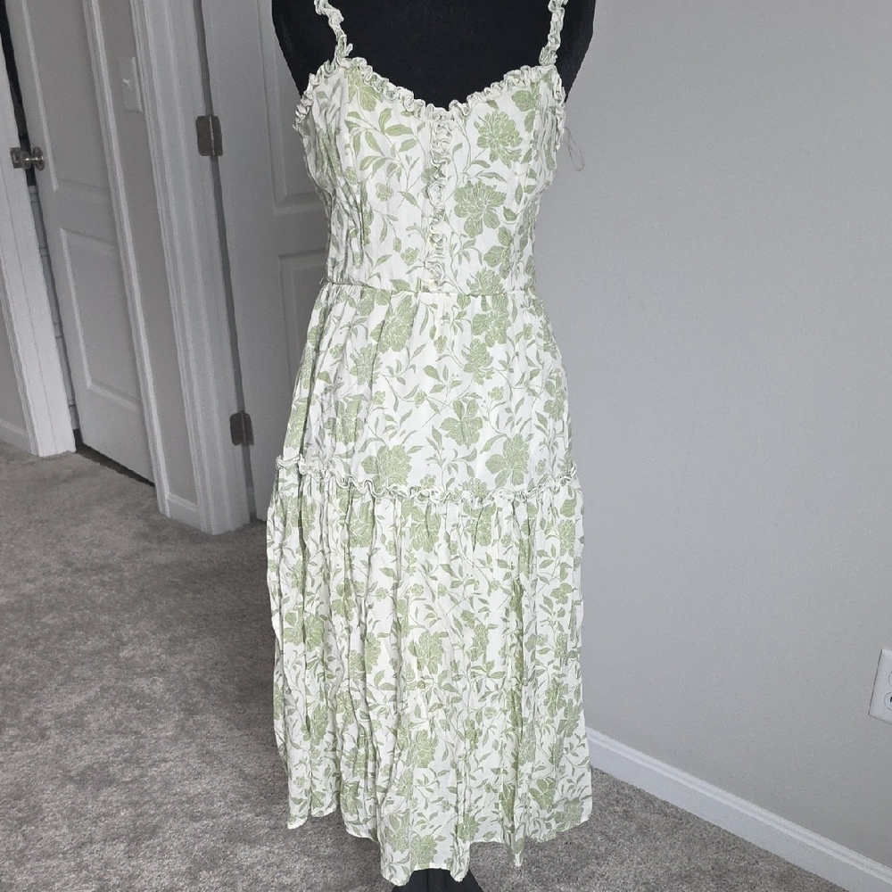 Trixxi Green and White Floral Midi Dress